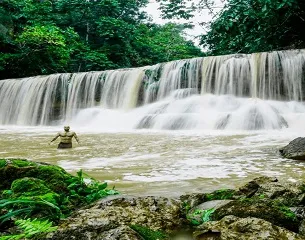 Catarata Regalía, lugar turísticos de la selva peruana, para visitar y hacer turismo, Ucayali, Perú. Catarata Regalía, lugar turísticos de la selva peruana, para visitar y hacer turismo, Ucayali, Perú.
