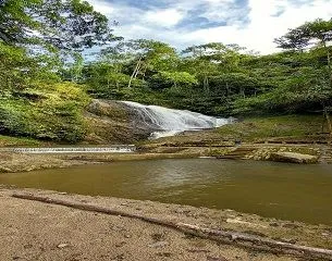 Descubriendo la Catarata San Andres, lugar turistico, en Coviriali, Satipo, Junin, Peru.