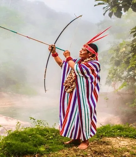 Mayantuyacu, río hirviente, lugar turístico de la selva peruana, para visitar en el distrito de Honoria, Puerto Inca, Departamento de Huánuco. Lugares turisticos del Perú.
