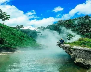 Mayantuyacu, río hirviente, lugar turístico de la selva peruana, para visitar en el distrito de Honoria, departamento de Huánuco. Lugares turisticos del Perú Mayantuyacu, río hirviente, lugar turístico de la selva peruana, para visitar en el distrito de Honoria, departamento de Huánuco. Lugares turisticos del Perú