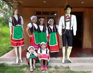 Ropa tipica de los austro alemanes, en Oxapampa, Pasco, Perú