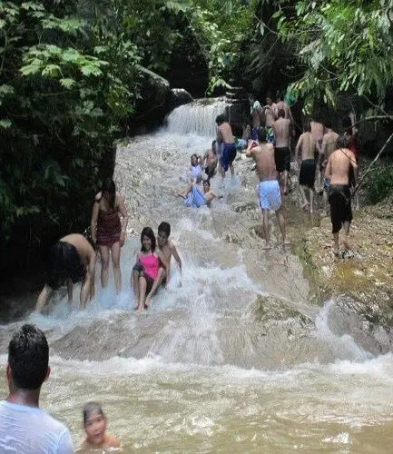 tobogan Meretari, ubicado en el distrito de Rio Tambo, provincia de Satipo, Selva central, región Junín, Perú.Lugares turisticos del Perú.Viajes.Relax